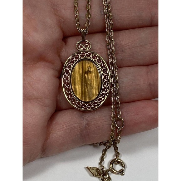 Sarah Coventry Necklace Gold Tone Faux Lucite Tiger Eye Pendant Vintage 70s - Picture 6 of 13